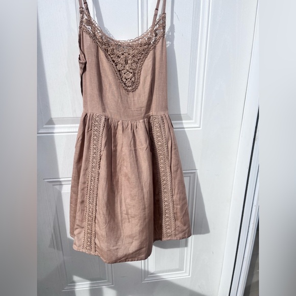 Warm taupe linen blend eyelet lace trim dress • by Jolie & Joy • New with tags• - Picture 11 of 15